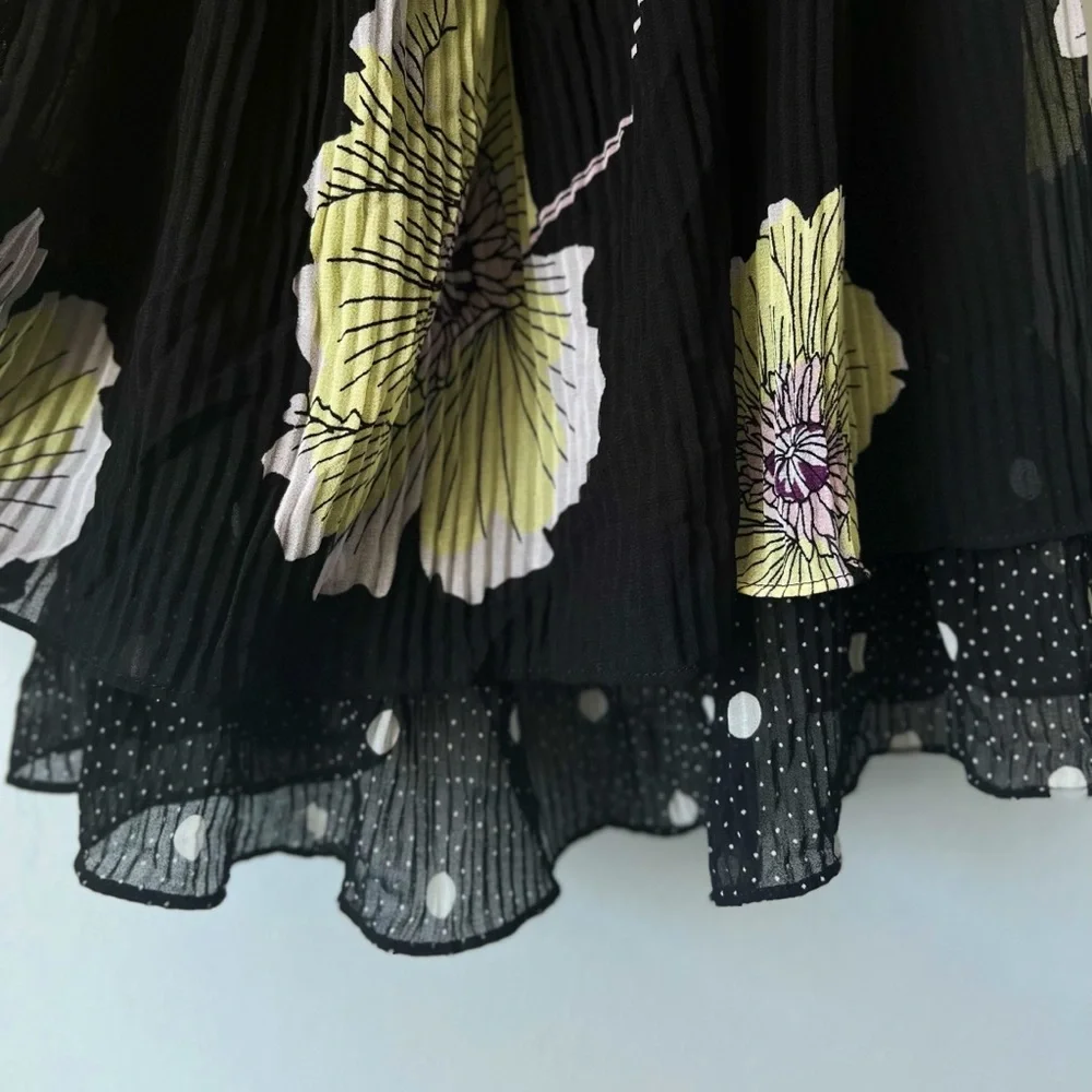 1. Slate Floral Top - Picture 4 of 6